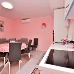 דירה Zizi *