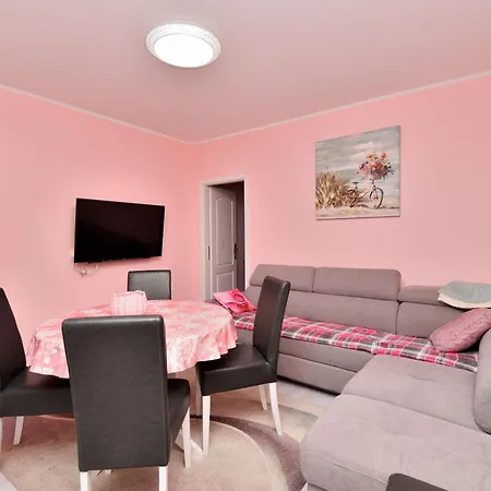 Zizi Apartman